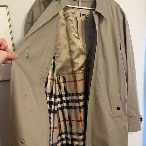 Burberry London NWT size 56 trench coat - Picture 7 of 7